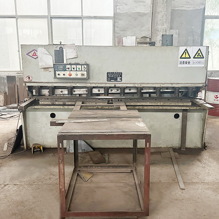 液壓擺式剪板機 